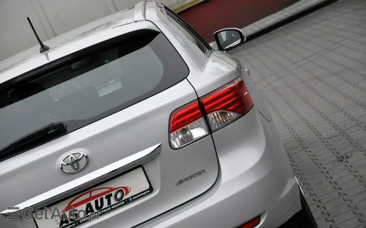 TOYOTA Avensis 1.8 Sol plus