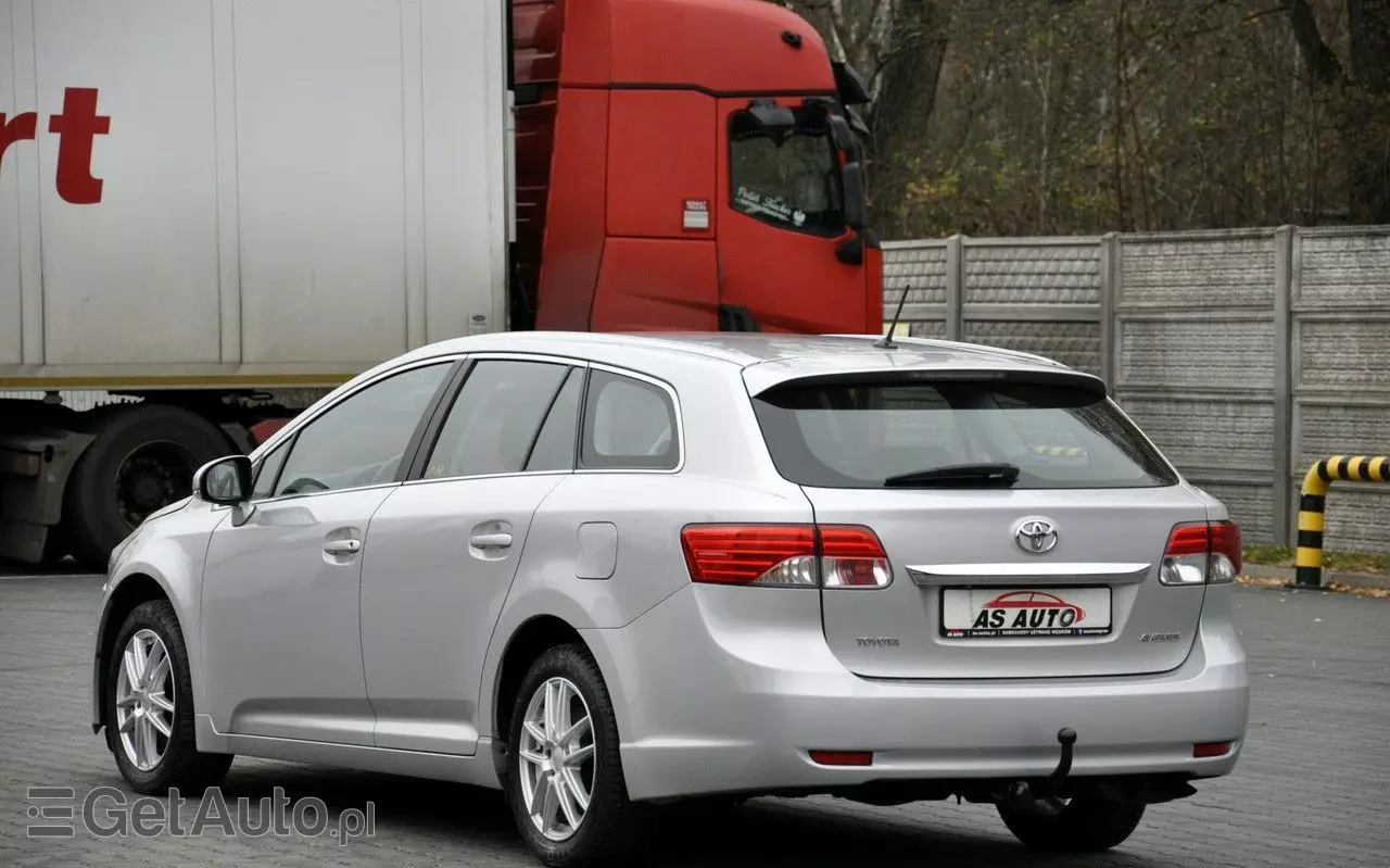 TOYOTA Avensis 1.8 Sol plus