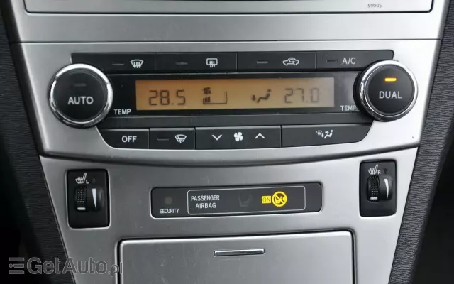 TOYOTA Avensis 1.8 Sol plus