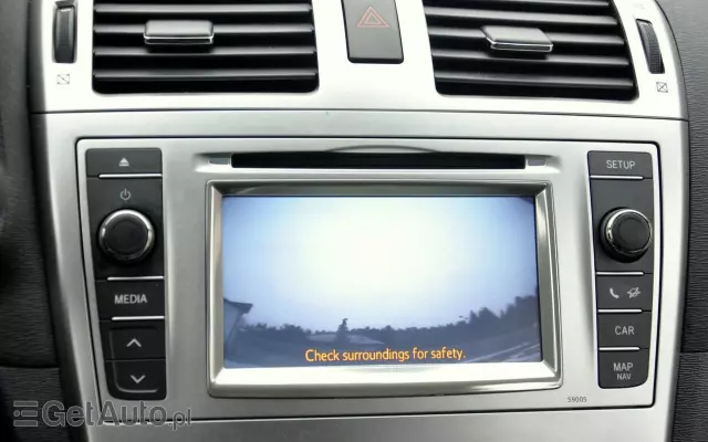 TOYOTA Avensis 1.8 Sol plus