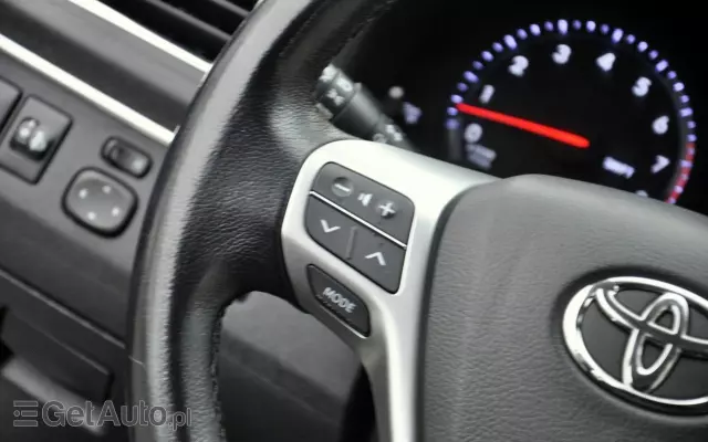 TOYOTA Avensis 1.8 Sol plus