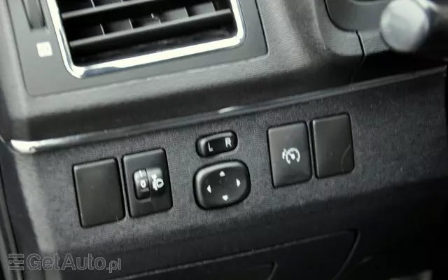 TOYOTA Avensis 1.8 Sol plus