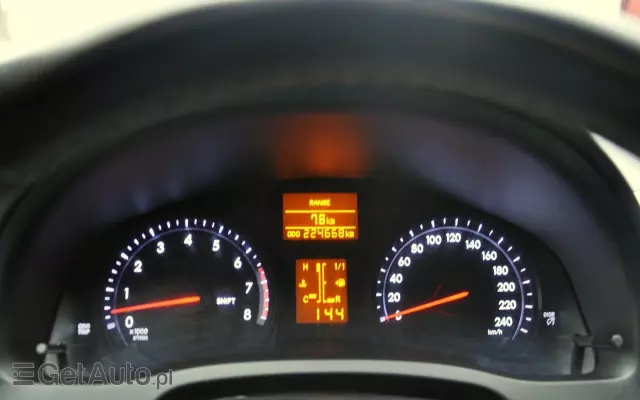 TOYOTA Avensis 1.8 Sol plus