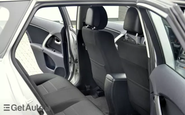 TOYOTA Avensis 1.8 Sol plus