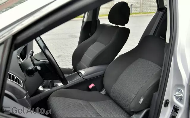 TOYOTA Avensis 1.8 Sol plus