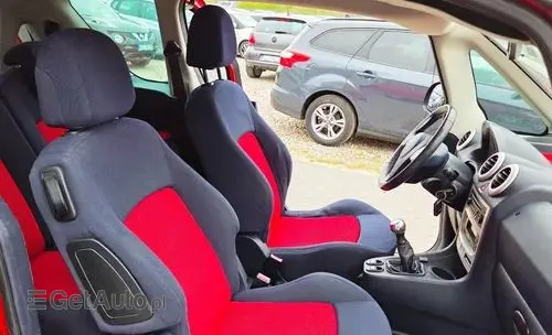 PEUGEOT 1007 