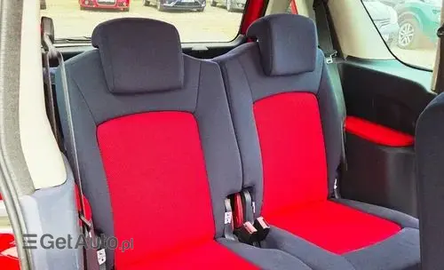 PEUGEOT 1007 