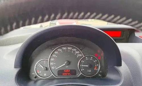PEUGEOT 1007 