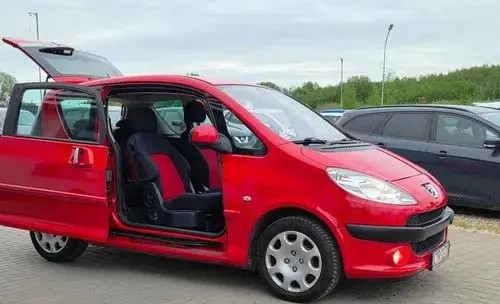 PEUGEOT 1007 