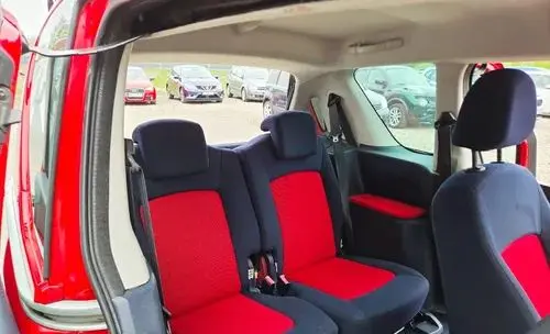 PEUGEOT 1007 