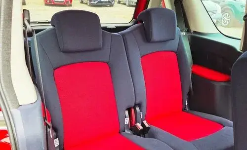 PEUGEOT 1007 