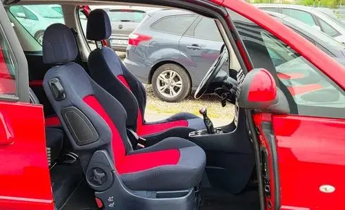 PEUGEOT 1007 