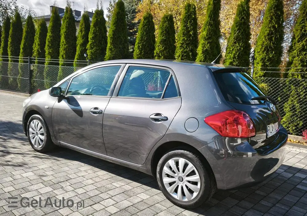 TOYOTA Auris 1.4 VVT-i Luna