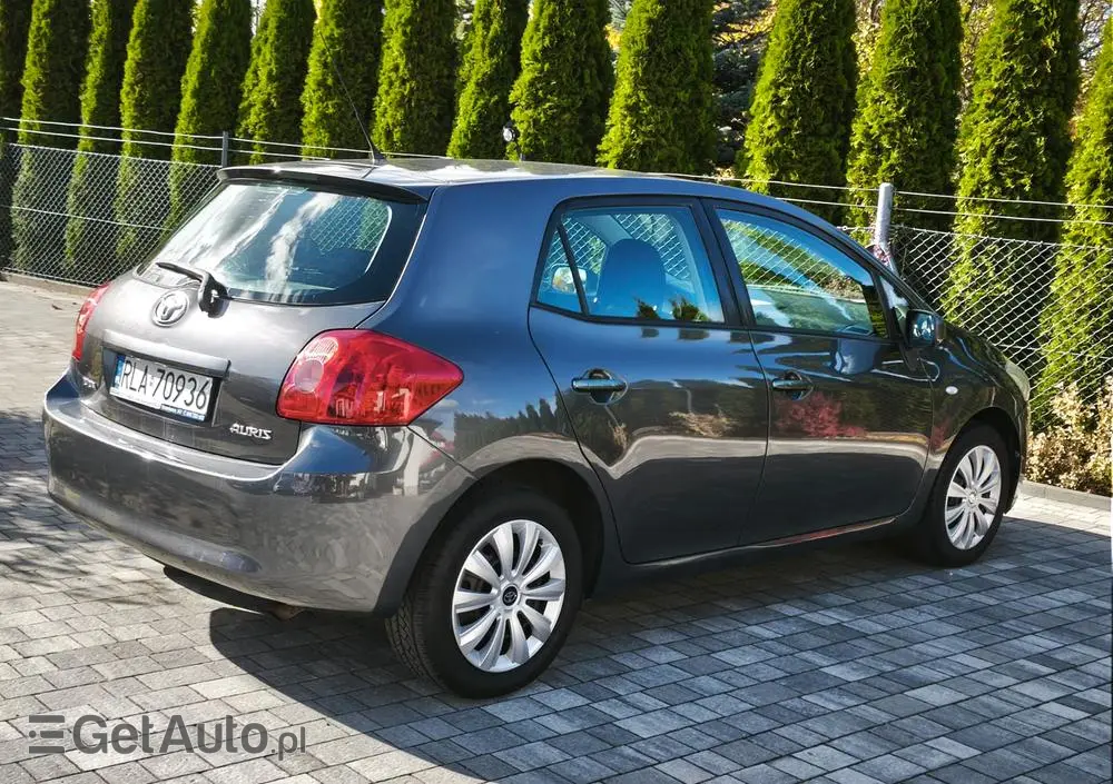 TOYOTA Auris 1.4 VVT-i Luna