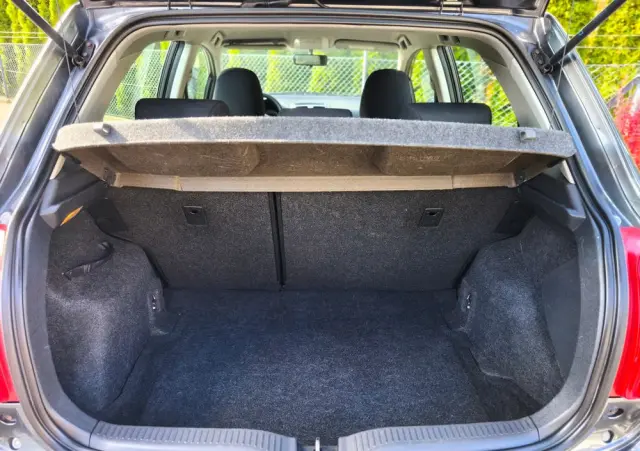 TOYOTA Auris 1.4 VVT-i Luna