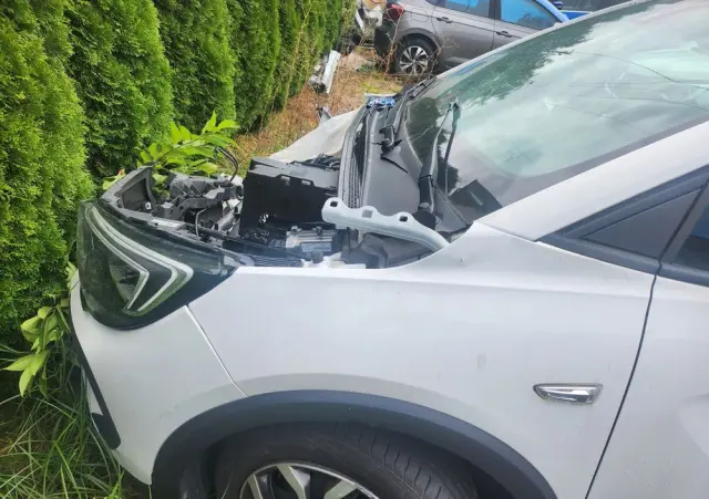 OPEL Crossland 1.2 Elegance Business Pack