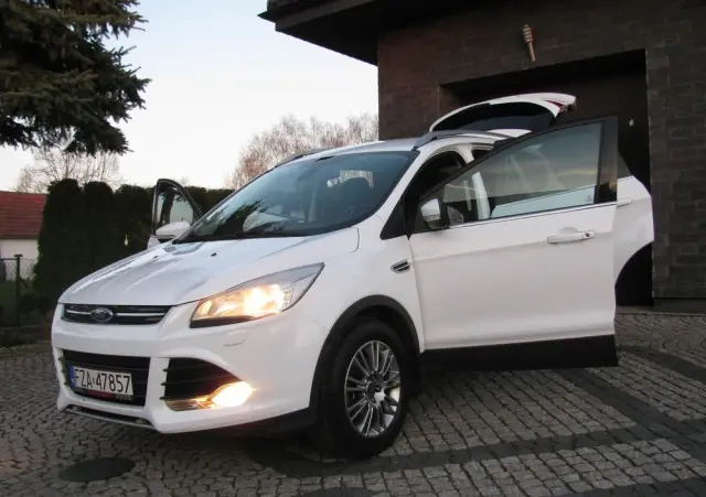 FORD Kuga 2.0 TDCi 2x4 SYNC