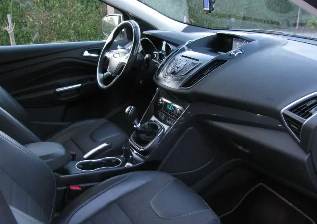 FORD Kuga 2.0 TDCi 2x4 SYNC