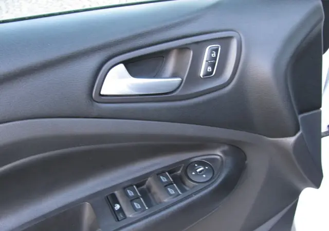 FORD Kuga 2.0 TDCi 2x4 SYNC