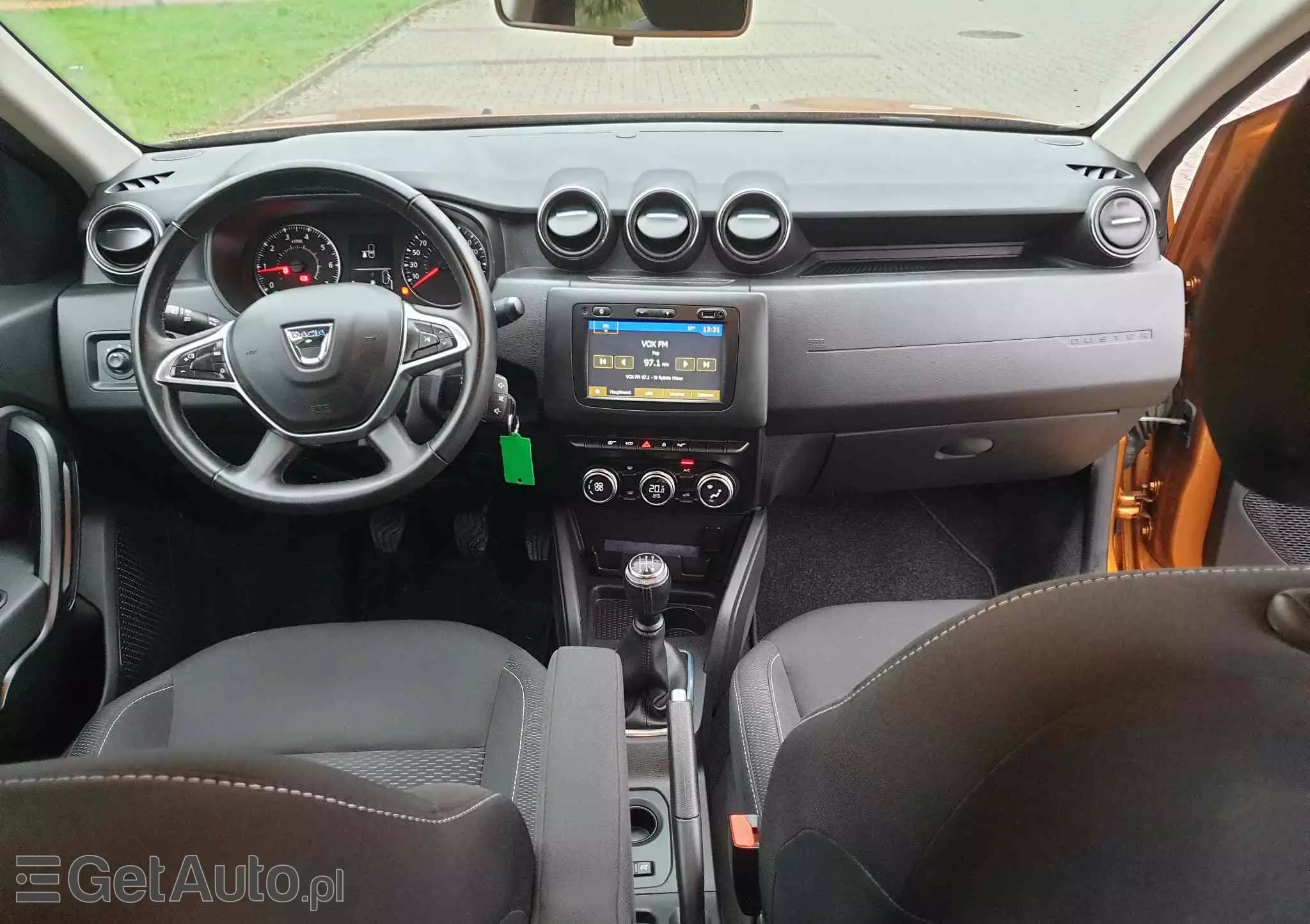 DACIA Duster 1.6 SCe Connected by Orange