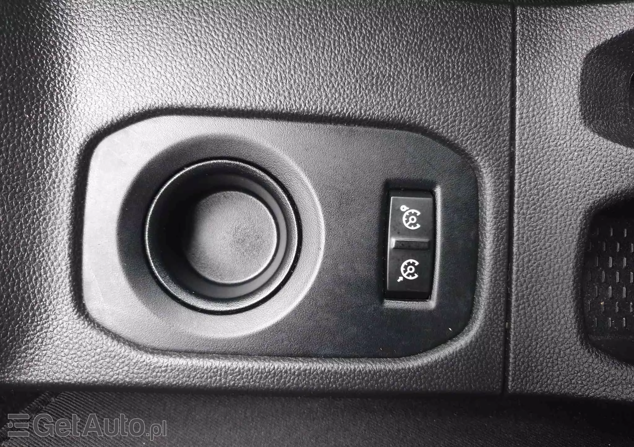 DACIA Duster 1.6 SCe Connected by Orange