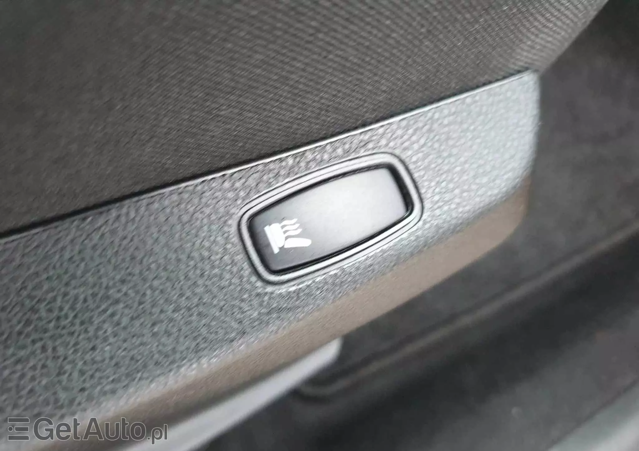 DACIA Duster 1.6 SCe Connected by Orange