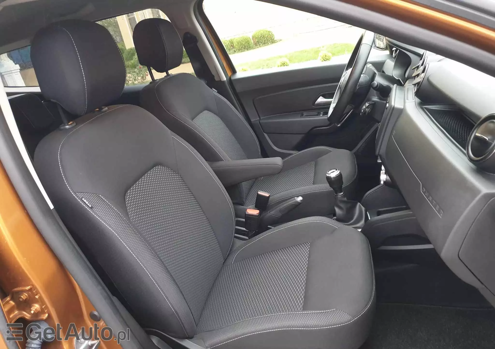 DACIA Duster 1.6 SCe Connected by Orange