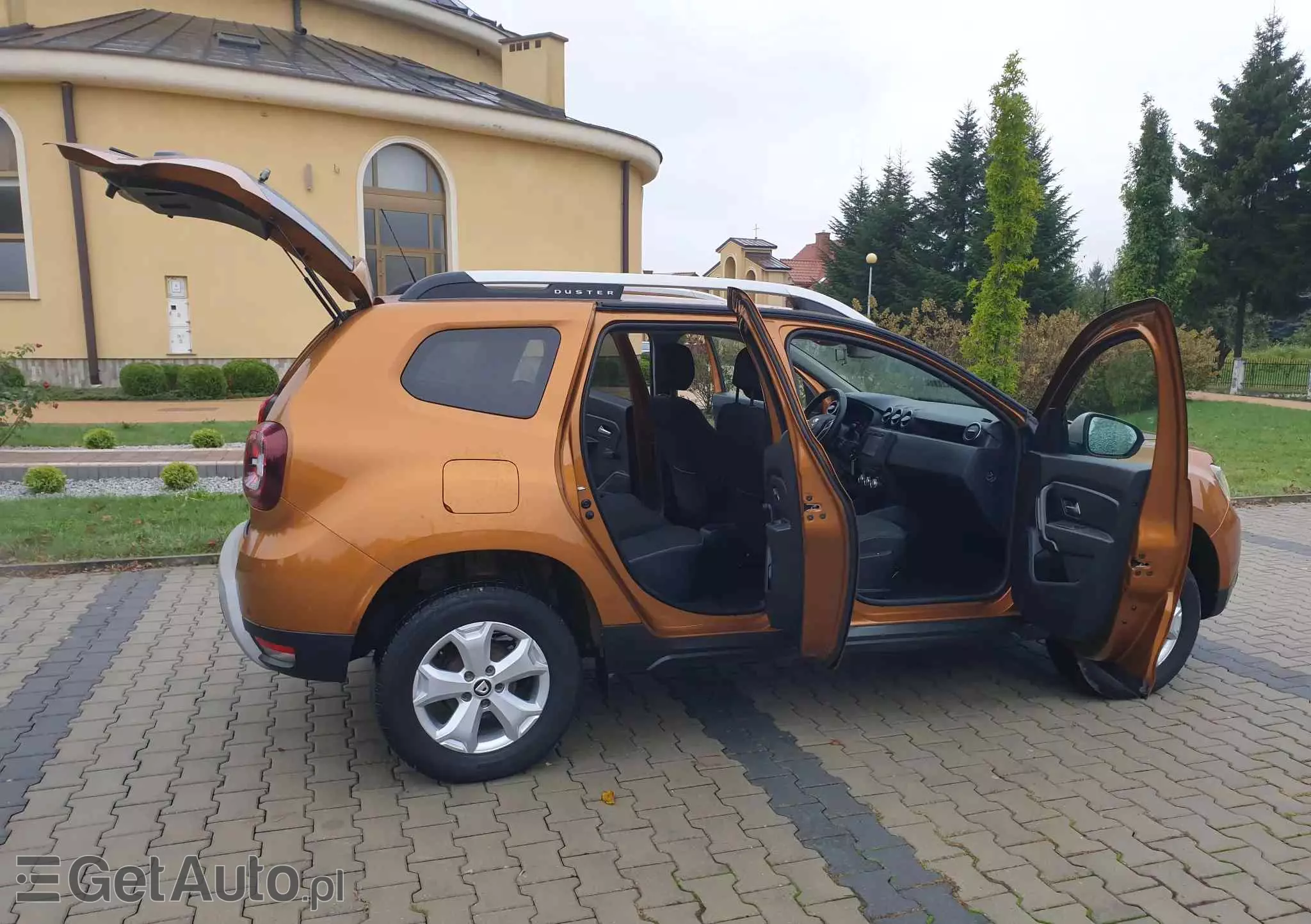 DACIA Duster 1.6 SCe Connected by Orange