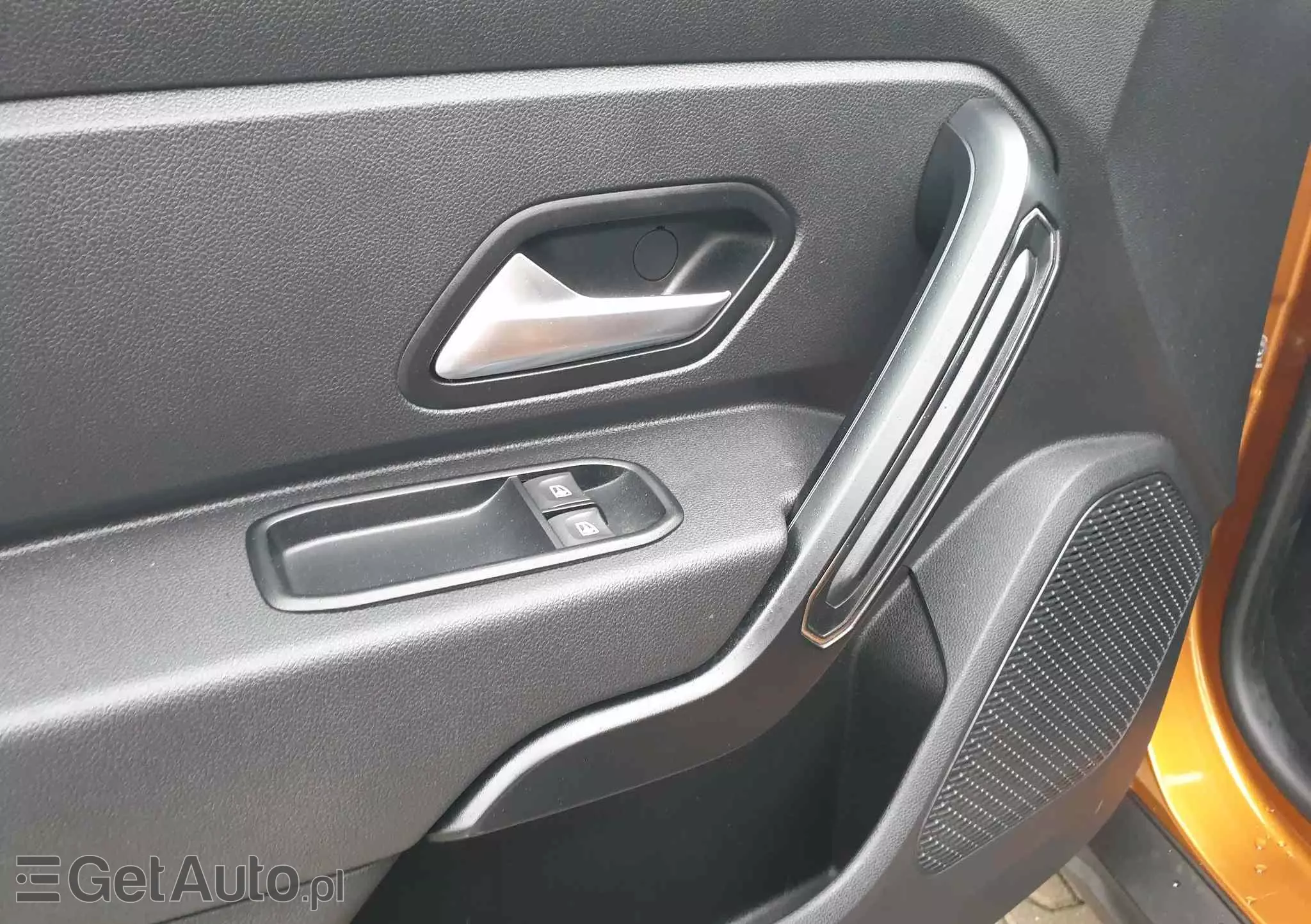 DACIA Duster 1.6 SCe Connected by Orange