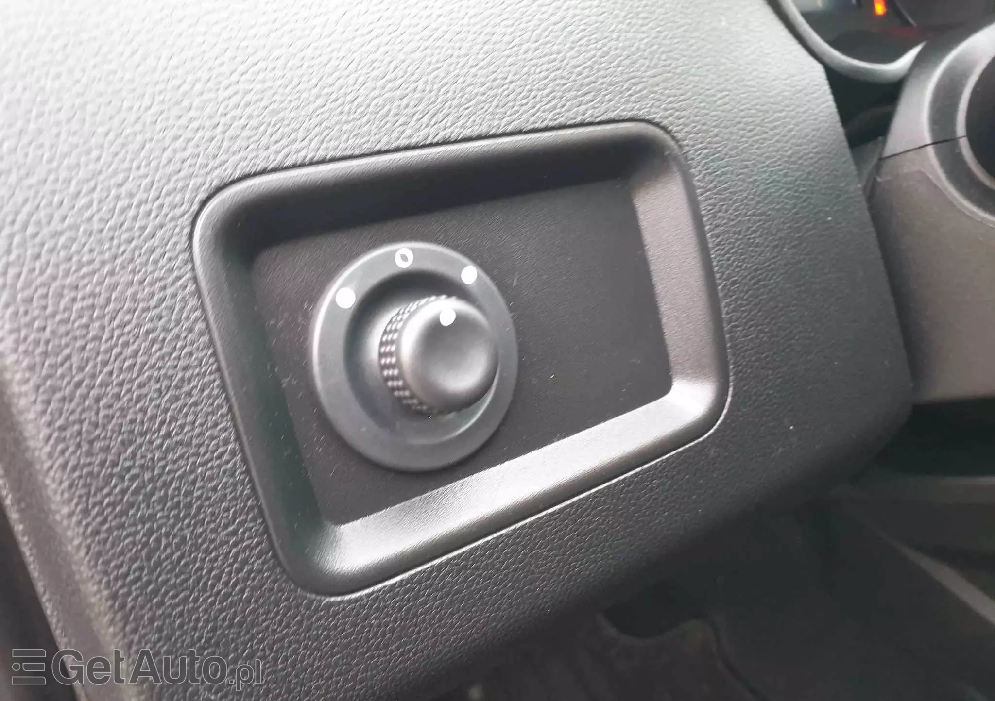 DACIA Duster 1.6 SCe Connected by Orange