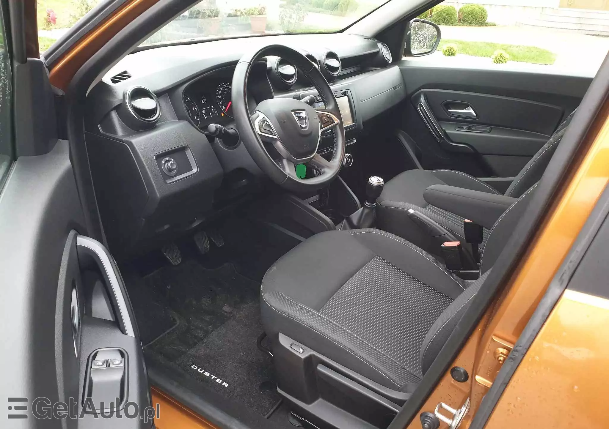 DACIA Duster 1.6 SCe Connected by Orange