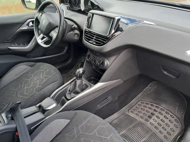 PEUGEOT 2008 Style