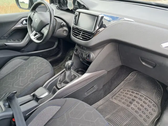 PEUGEOT 2008 Style