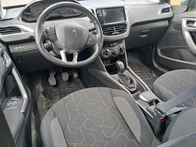 PEUGEOT 2008 Style