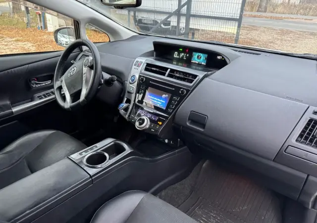 TOYOTA Prius+ (Hybrid) Comfort