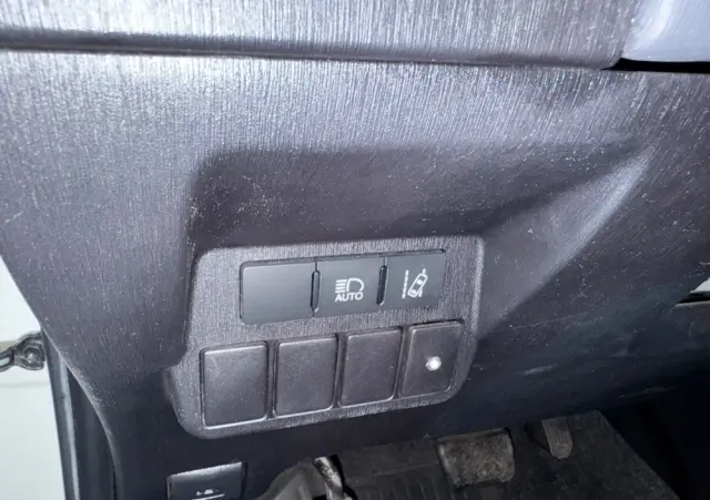 TOYOTA Prius+ (Hybrid) Comfort