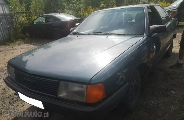 AUDI 100 