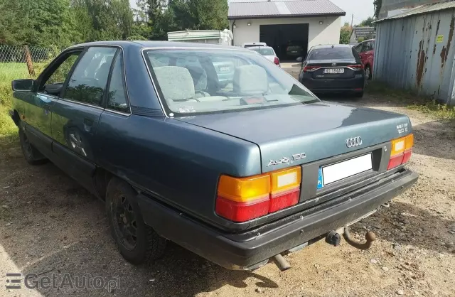 AUDI 100 