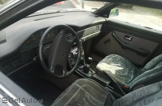 AUDI 100 
