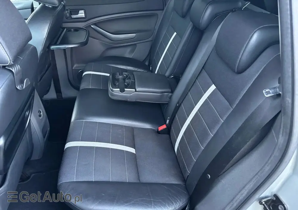 FORD Kuga 2.0 TDCi 2x4 Titanium