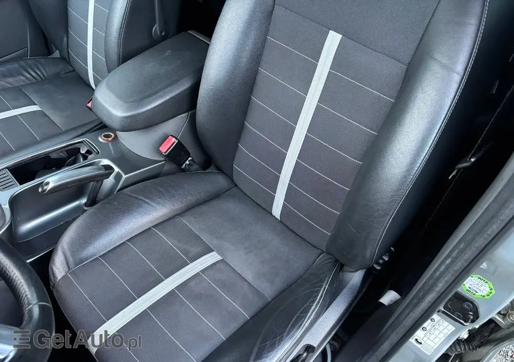 FORD Kuga 2.0 TDCi 2x4 Titanium