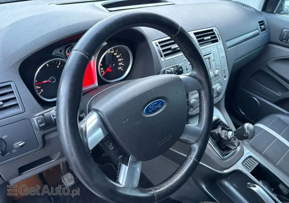 FORD Kuga 2.0 TDCi 2x4 Titanium