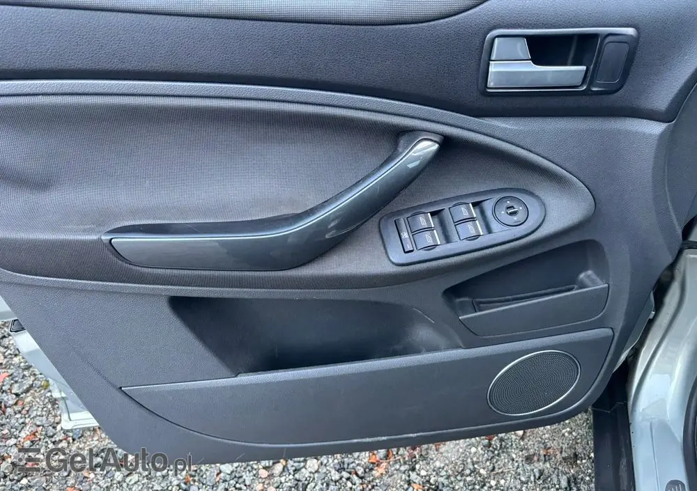 FORD Kuga 2.0 TDCi 2x4 Titanium