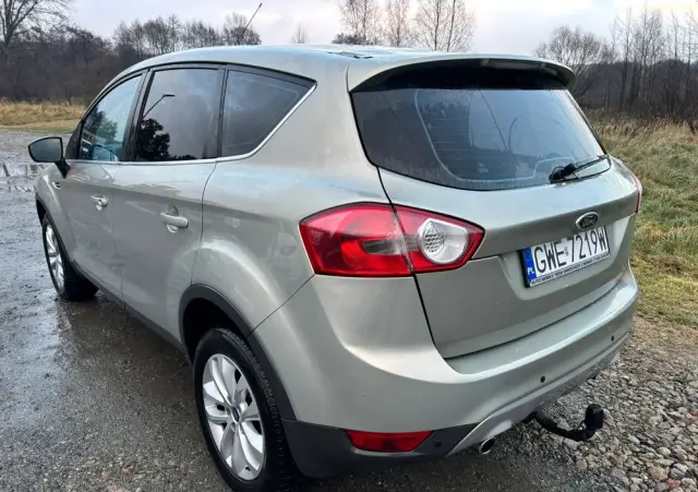 FORD Kuga 2.0 TDCi 2x4 Titanium