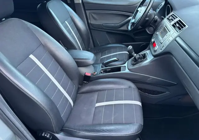 FORD Kuga 2.0 TDCi 2x4 Titanium