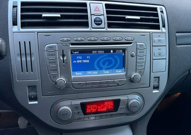 FORD Kuga 2.0 TDCi 2x4 Titanium