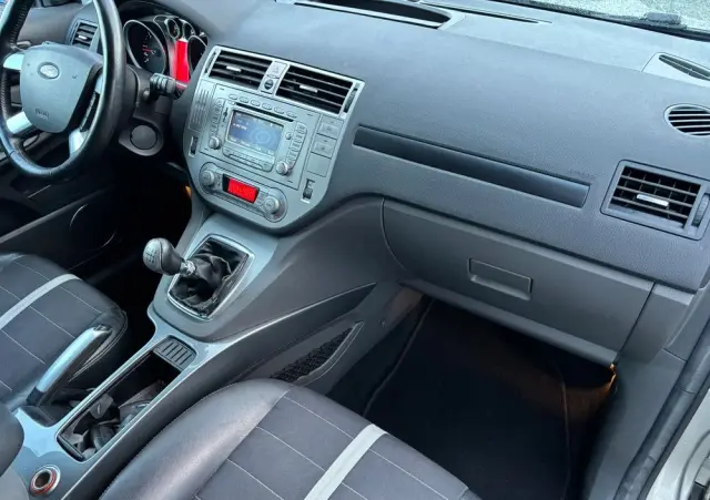 FORD Kuga 2.0 TDCi 2x4 Titanium