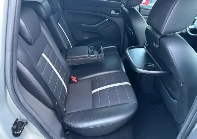 FORD Kuga 2.0 TDCi 2x4 Titanium