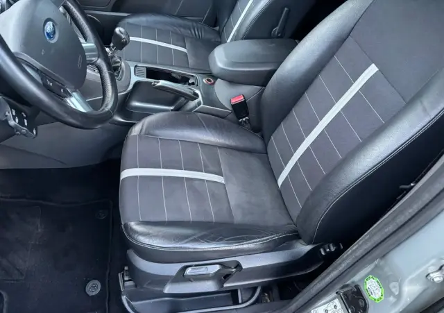 FORD Kuga 2.0 TDCi 2x4 Titanium