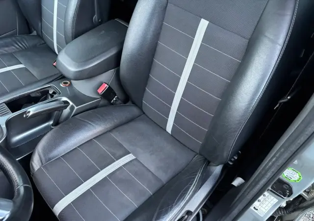 FORD Kuga 2.0 TDCi 2x4 Titanium